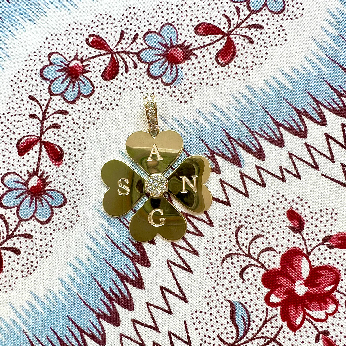 Diamond Heart Clover Small - Image 3