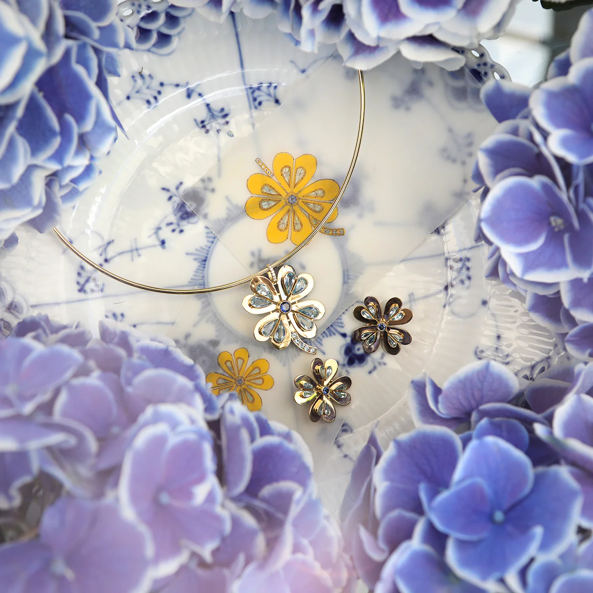 Jolie Clover Studs - Image 3