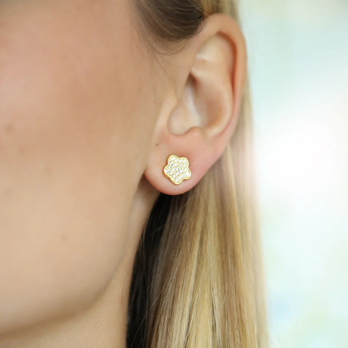 Lilia Pave Stud YG - Image 3